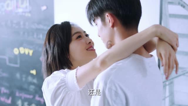 无限翻滚小球